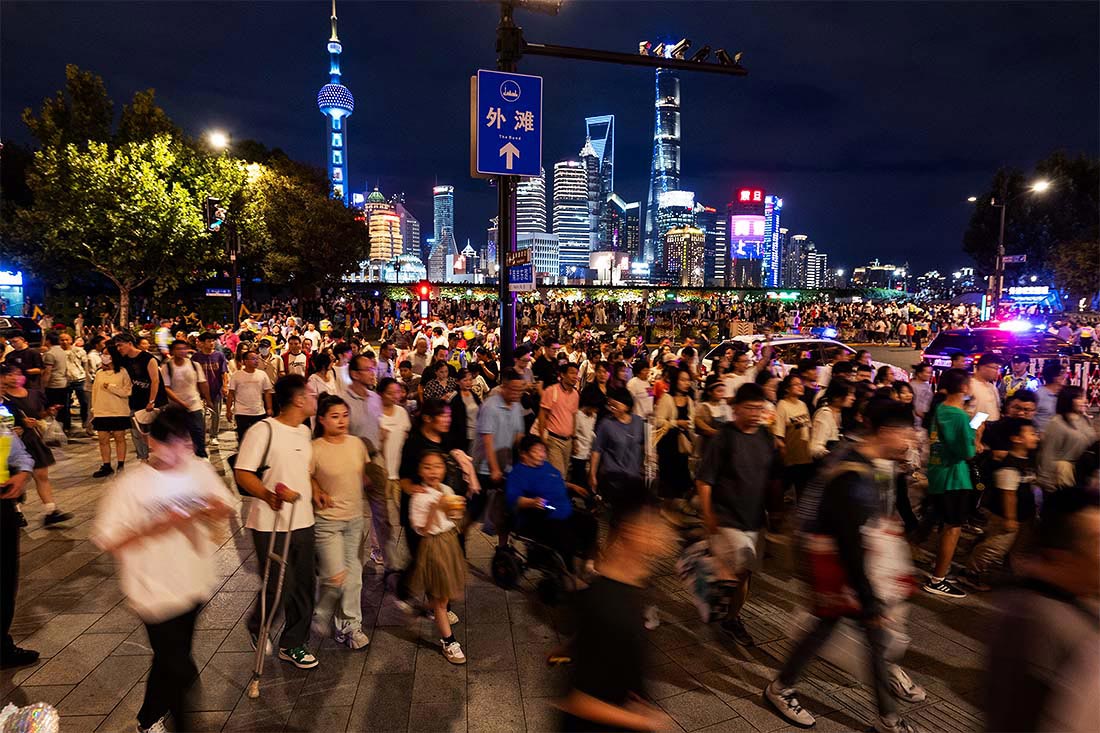 Набережная Вайтань одно из самых популярных в Шанхае мест