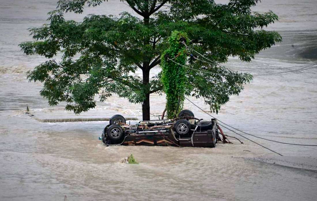 Последствия наводнения на северо-востоке Индии