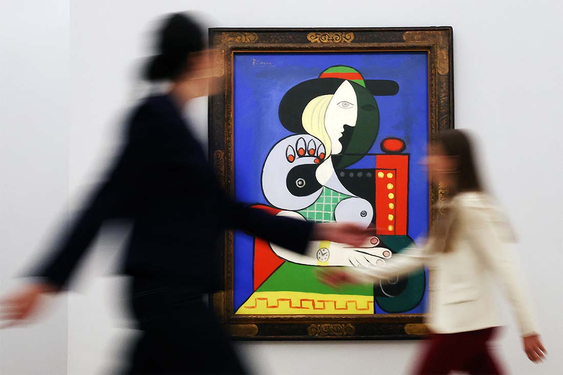 Картина Пикассо "Женщина с часами" будет продана на аукционе Sotheby's в середине октября, а пока на нее можно посмотреть в галерее в Лондоне