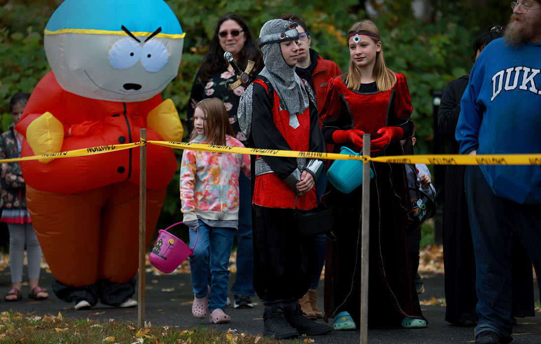 Вечеринка в честь Хэллоуина в Оберне, США