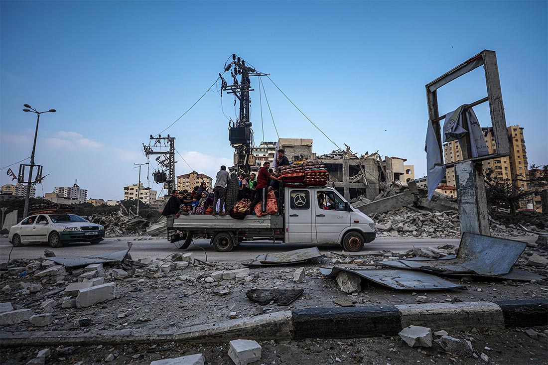 Жители бегут из Газы