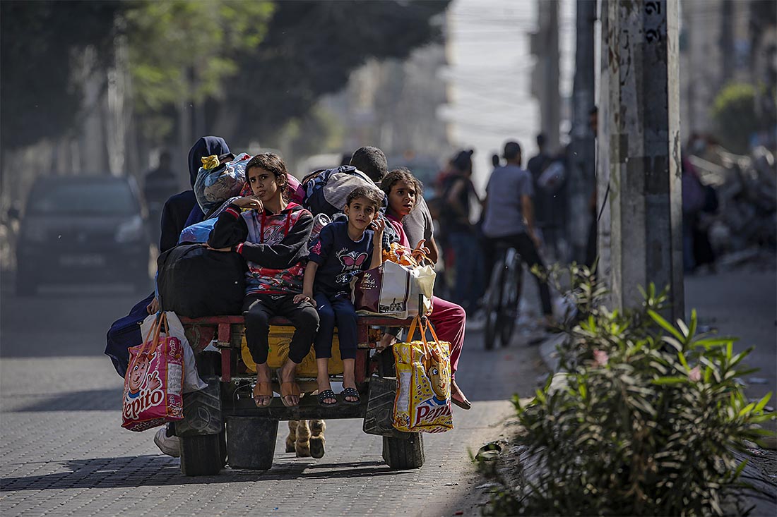 Жители Газы продолжают эвакуацию на фоне израильской военной операции