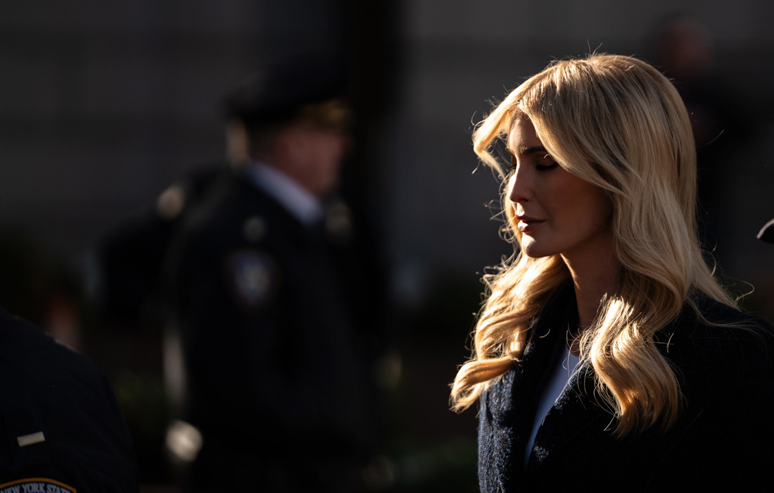 Иванка Трамп, старшая дочь бывшего президента США Дональда Трампа, дала показания по гражданскому делу о мошенничестве ее отца