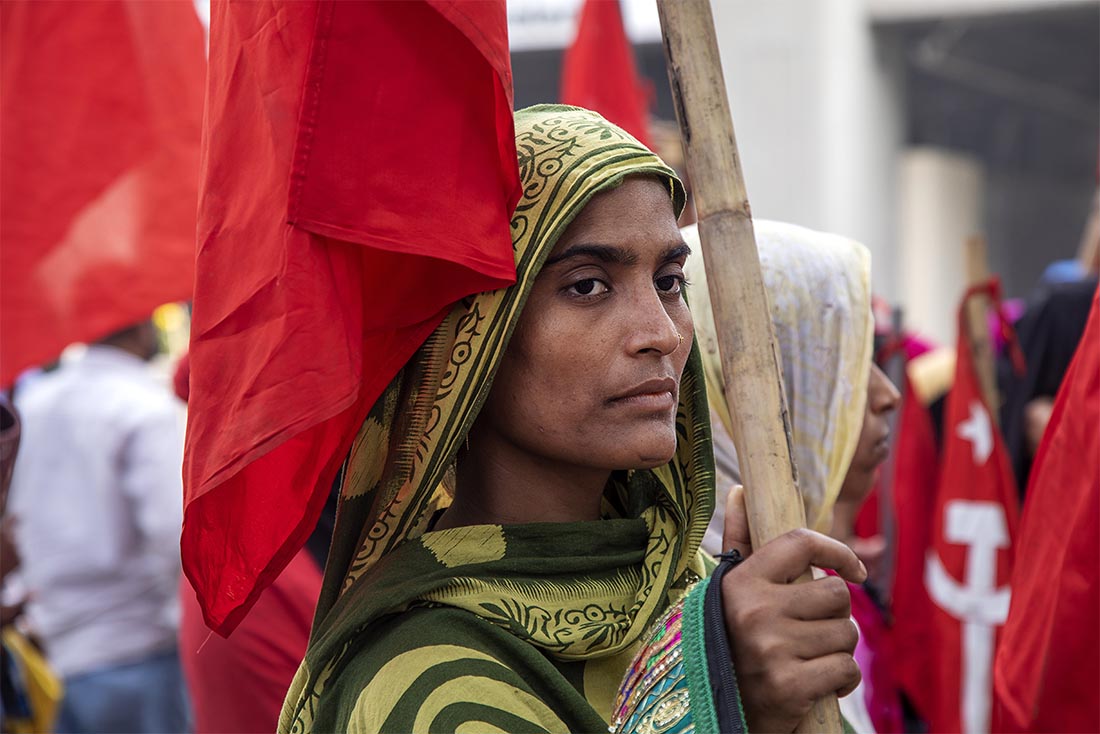 Профсоюзы работников текстильной промышленности протестуют в Дакке