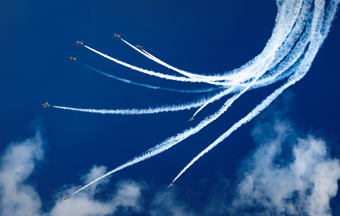 Авиашоу итальянской пилотажной группы