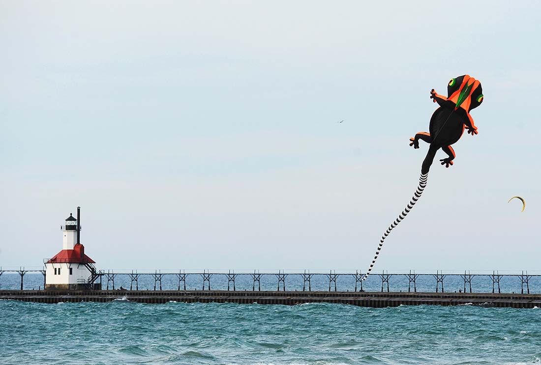 Воздушный змей над озером Мичиган