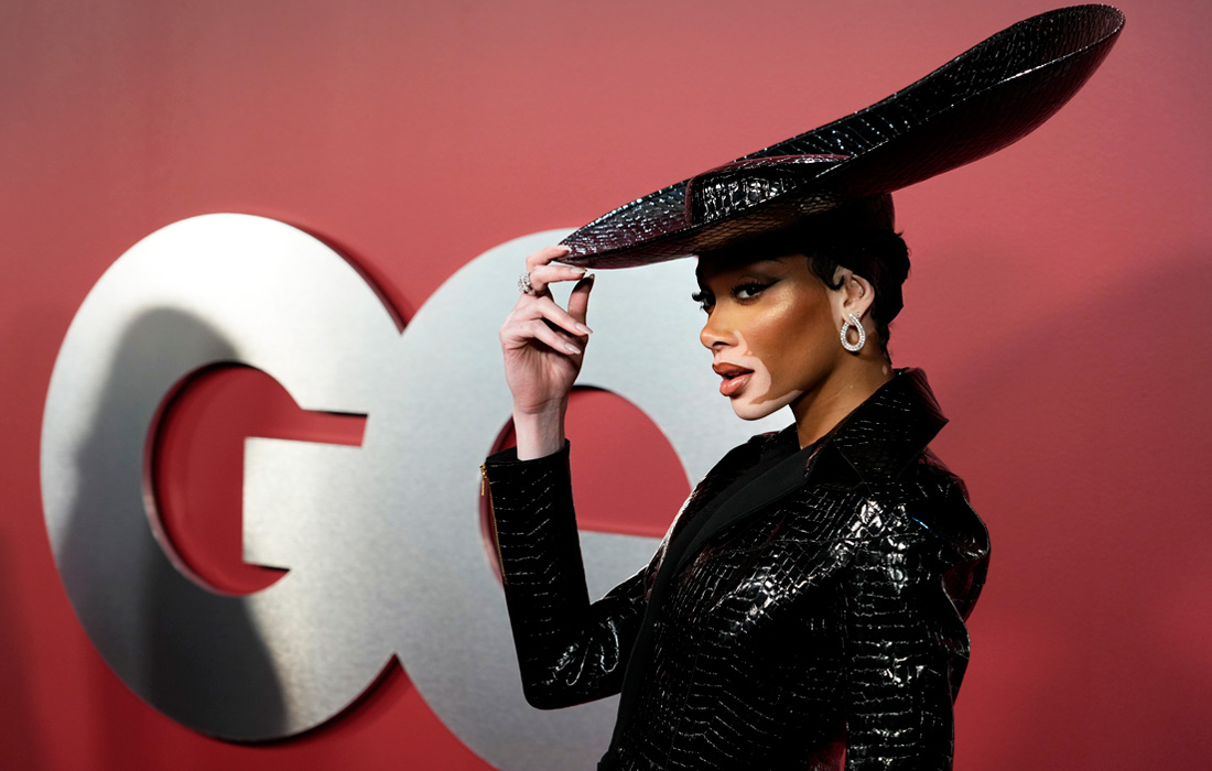 Церемония "Человек года" по версии журнала GQ прошла в Лос-Анджелесе. На фото: модель Винни Харлоу.