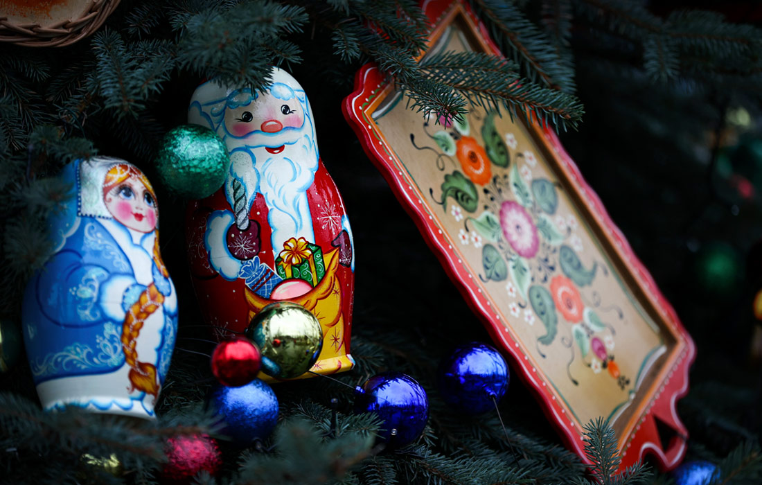 Украшение "Елки России" в рамках выставки-форума "Россия" на ВДНХ