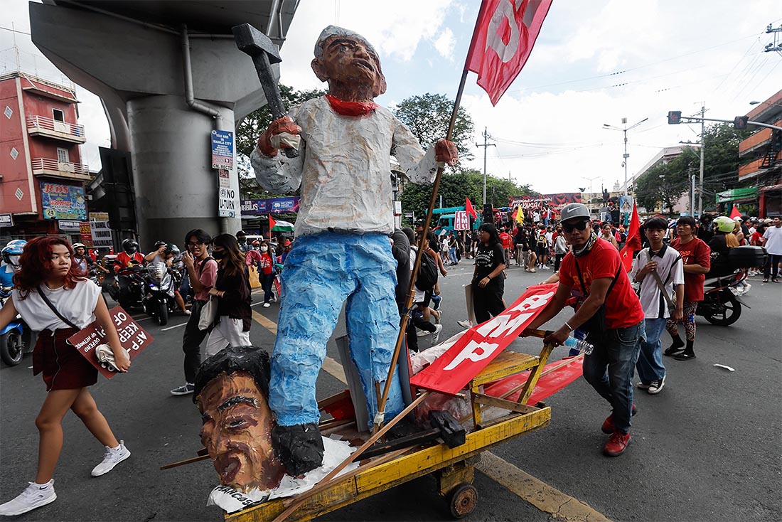 Акция протеста в Маниле, приуроченная к 160-летию со дня рождения революционера Андреса Бонифачо