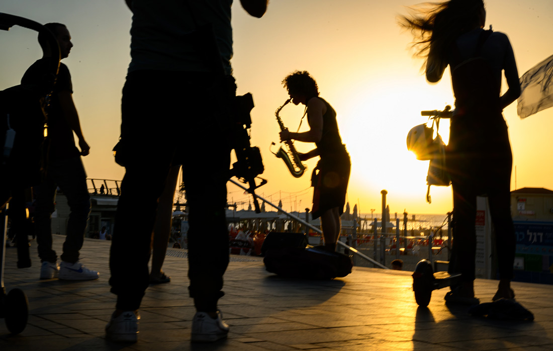 Закат на набережной Тель-Авива, Израиль