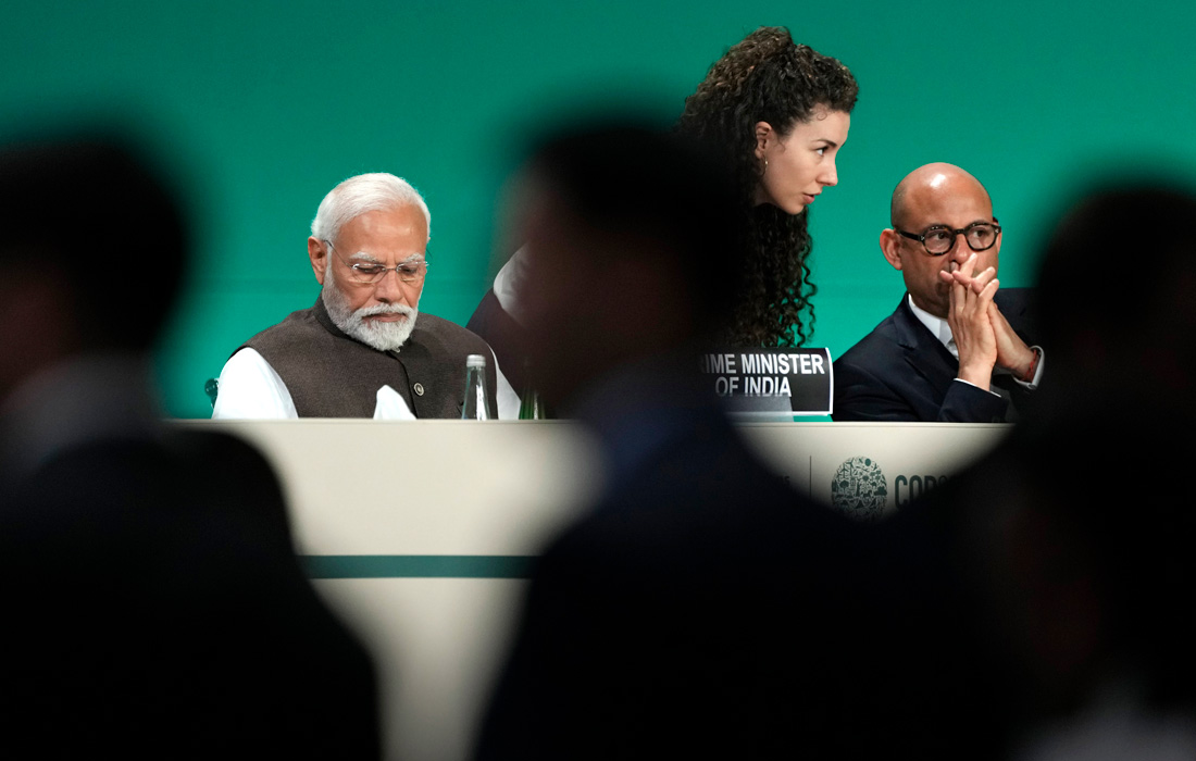 Премьер-министр Индии Нарендра Моди (слева) и глава ООН по вопросам климата Саймон Стилл