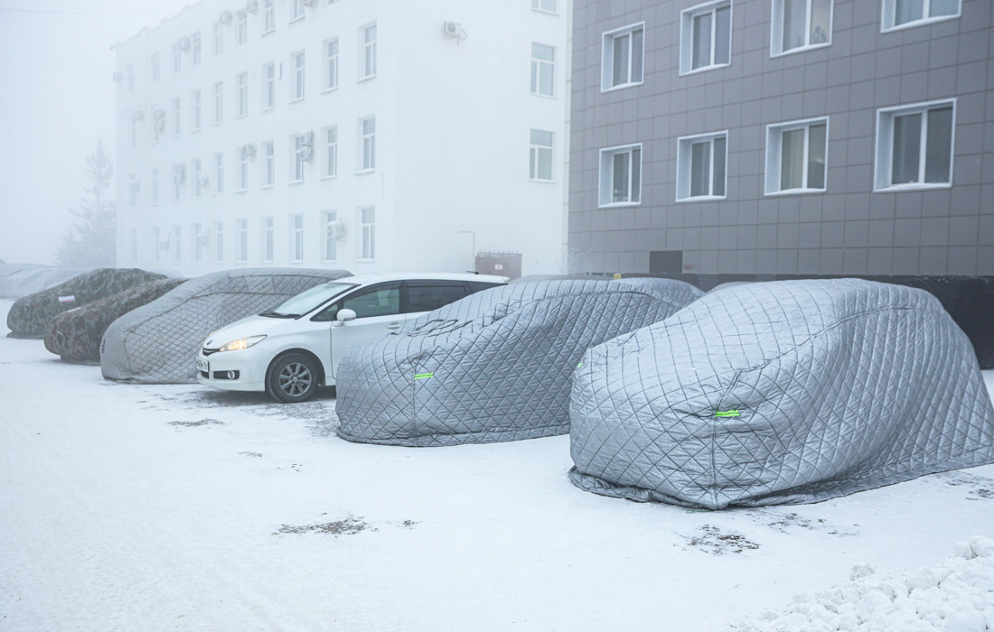Автомобили в чехлах в Якутске