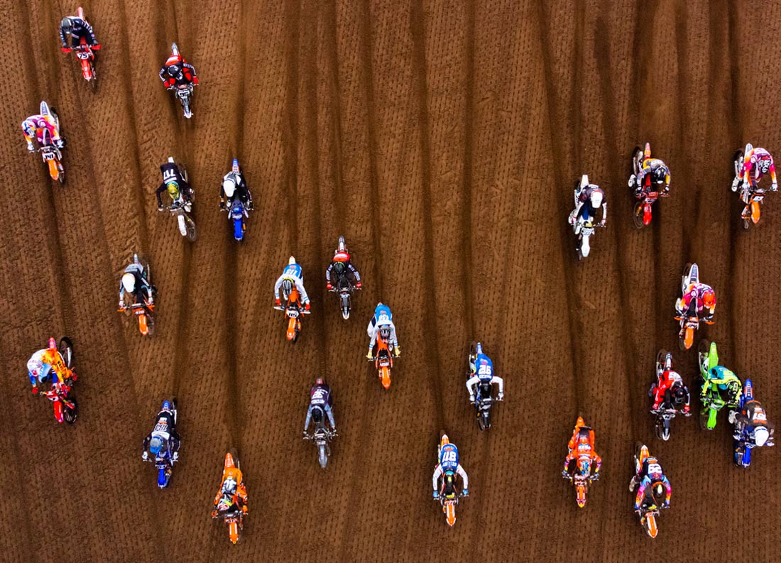 Международный мотокросс в Хокстоун-парке в Великобритании