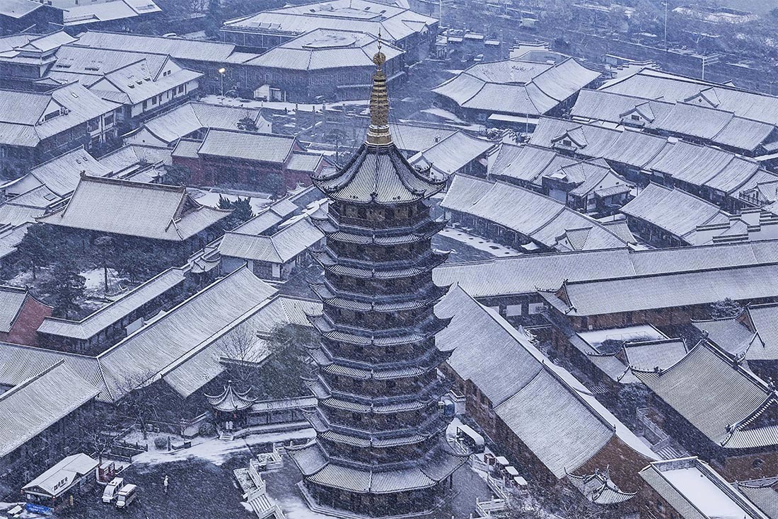 Сильный снегопад обрушился на Хуайань (Китай)