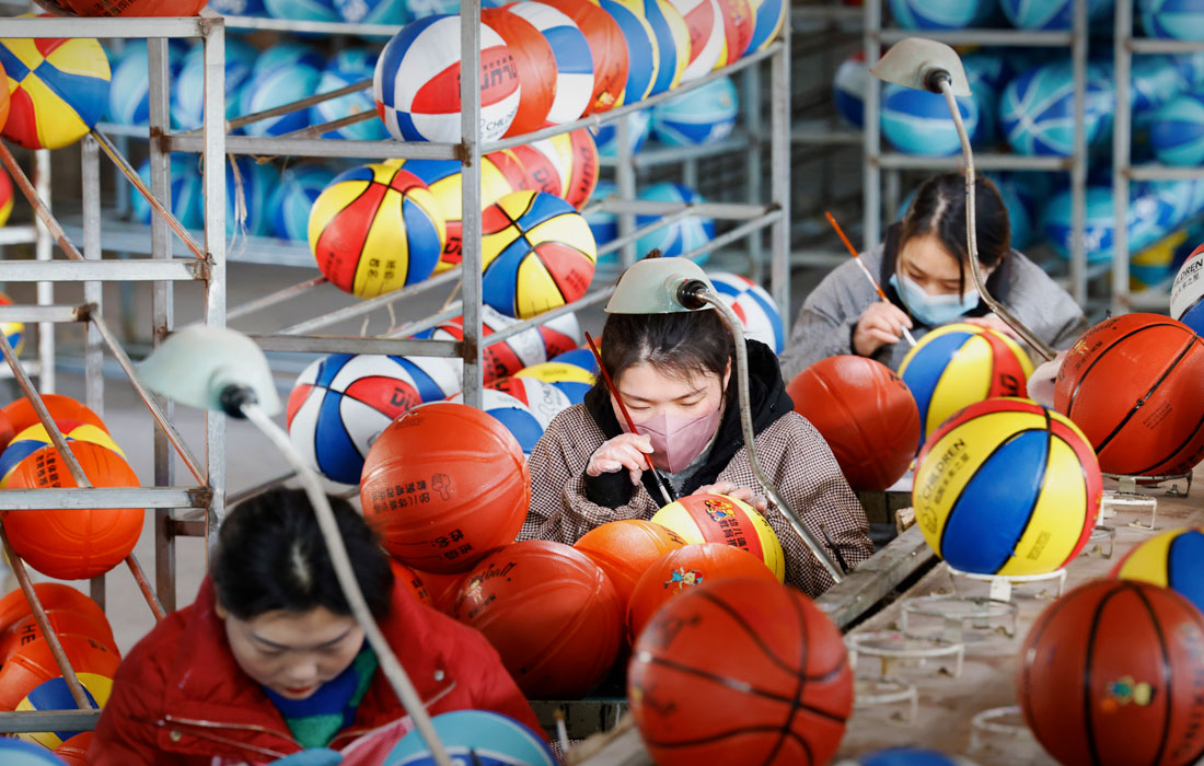 Производство спортивных товаров в Суцяне, Китай