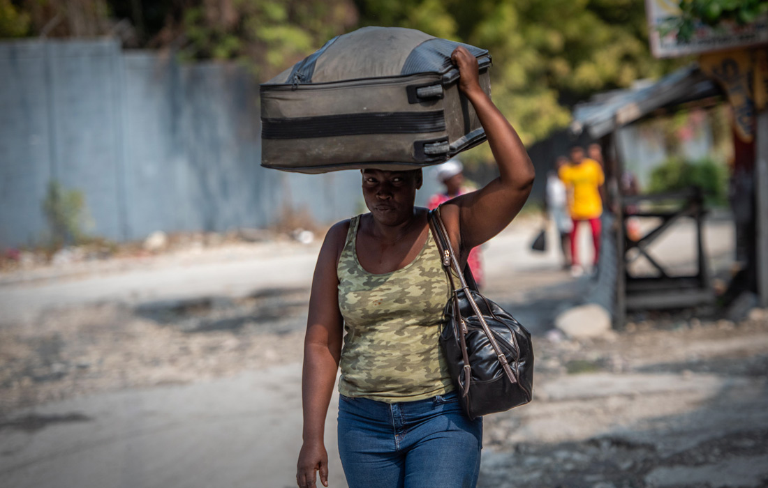 Жители Порт-о-Пренса покидают свои дома из-за ухудшения ситуации с безопасностью в Гаити