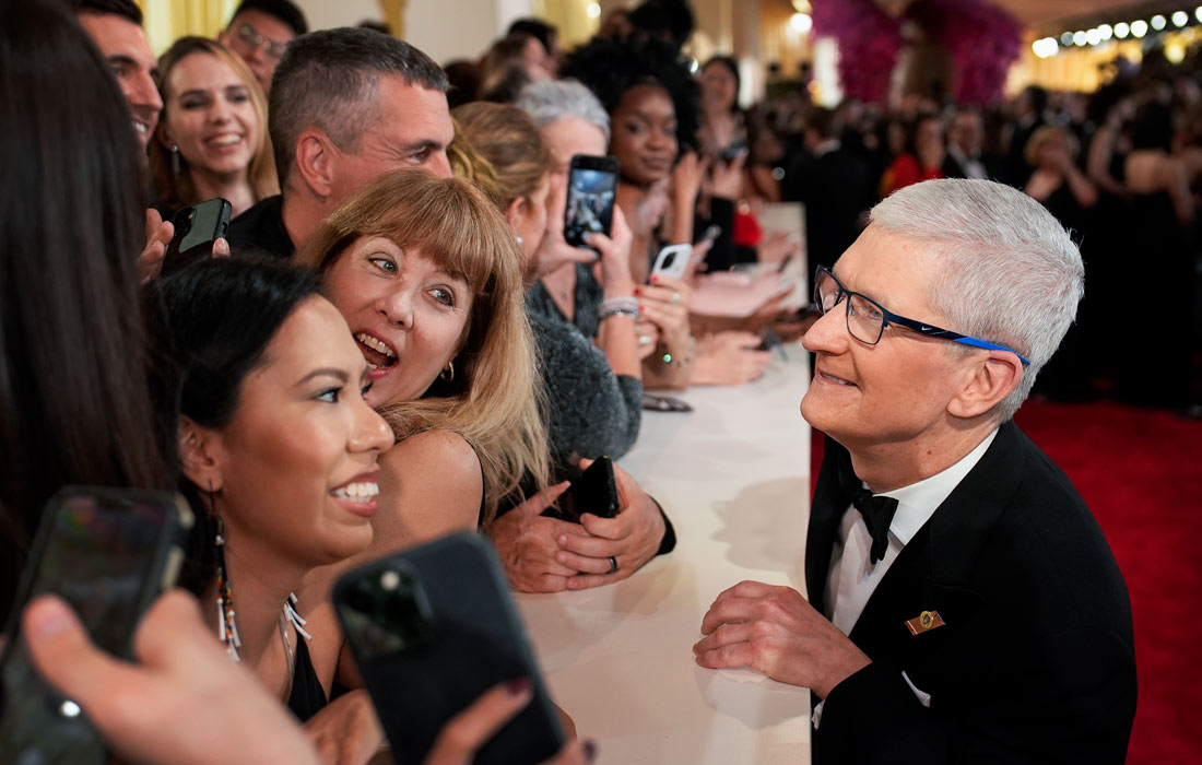 Тим Кук прибывает на церемонию вручения премии