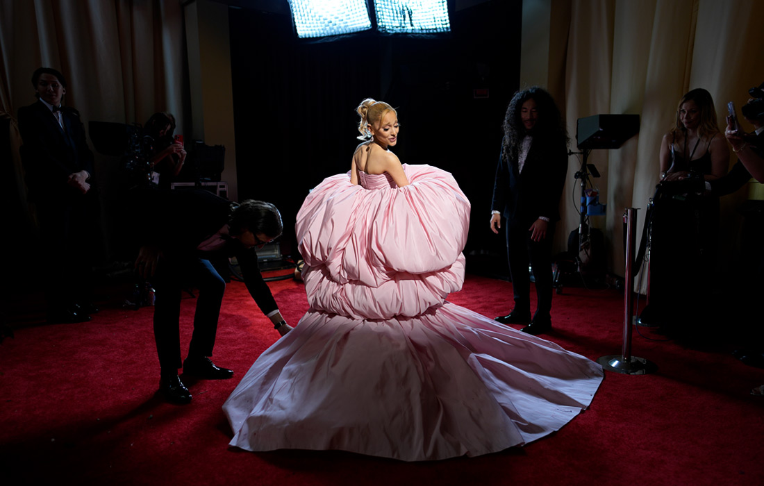 Певица Ариана Гранде на ковровой дорожке премии