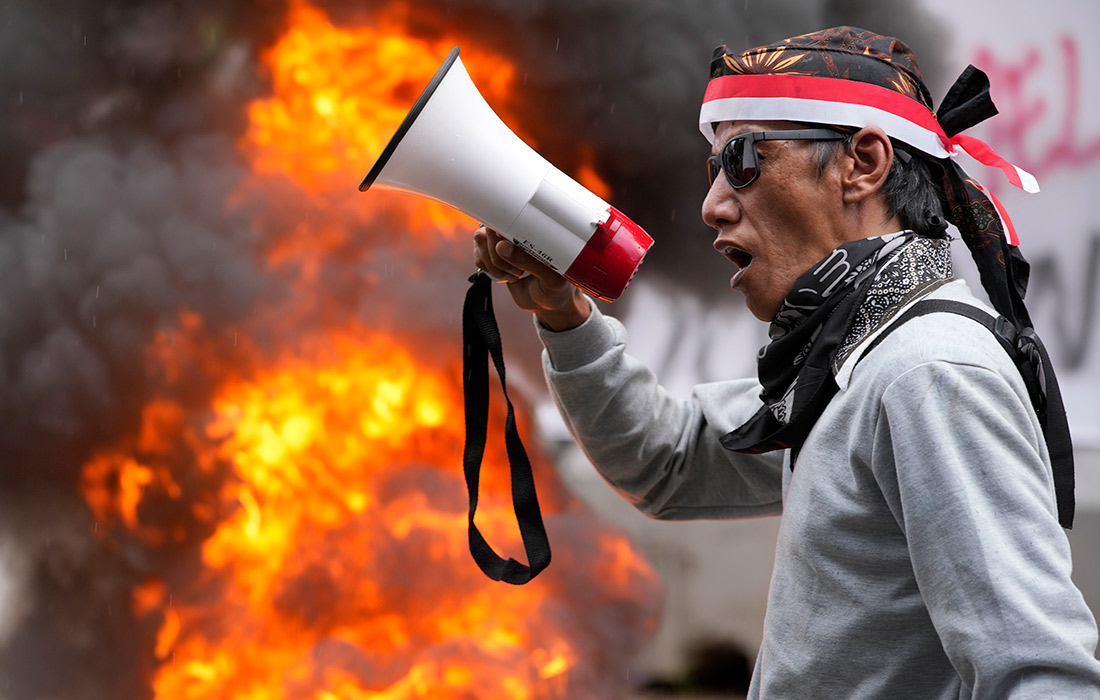 Акция протеста в Джакарте против результатов выборов президента Индонезии из-за предполагаемых фальсификаций