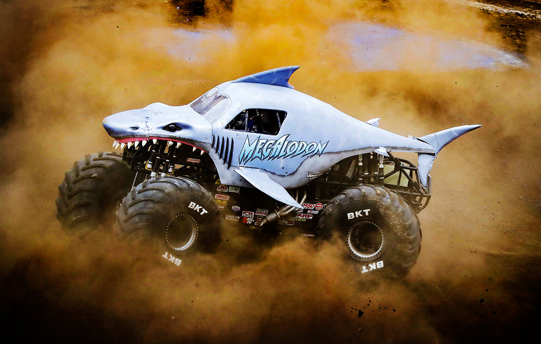 Гонки монстр-траков в Коста-Рике