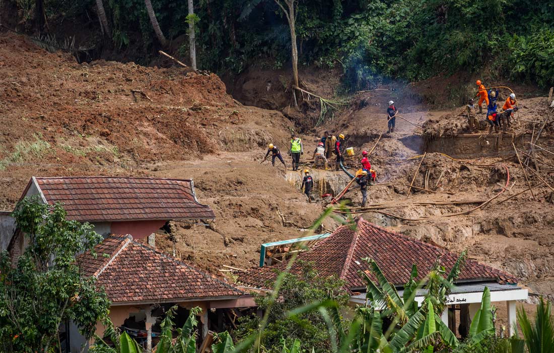 Наводнения и оползни обрушились на индонезийскую провинцию Западная Ява