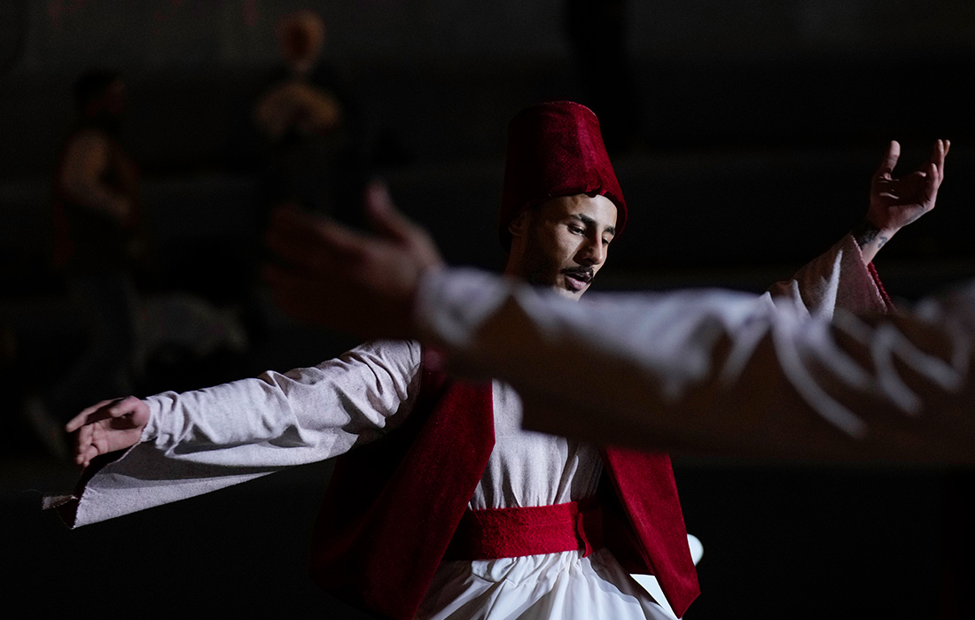 Исполнение суфийского танца дервишей в Багдаде