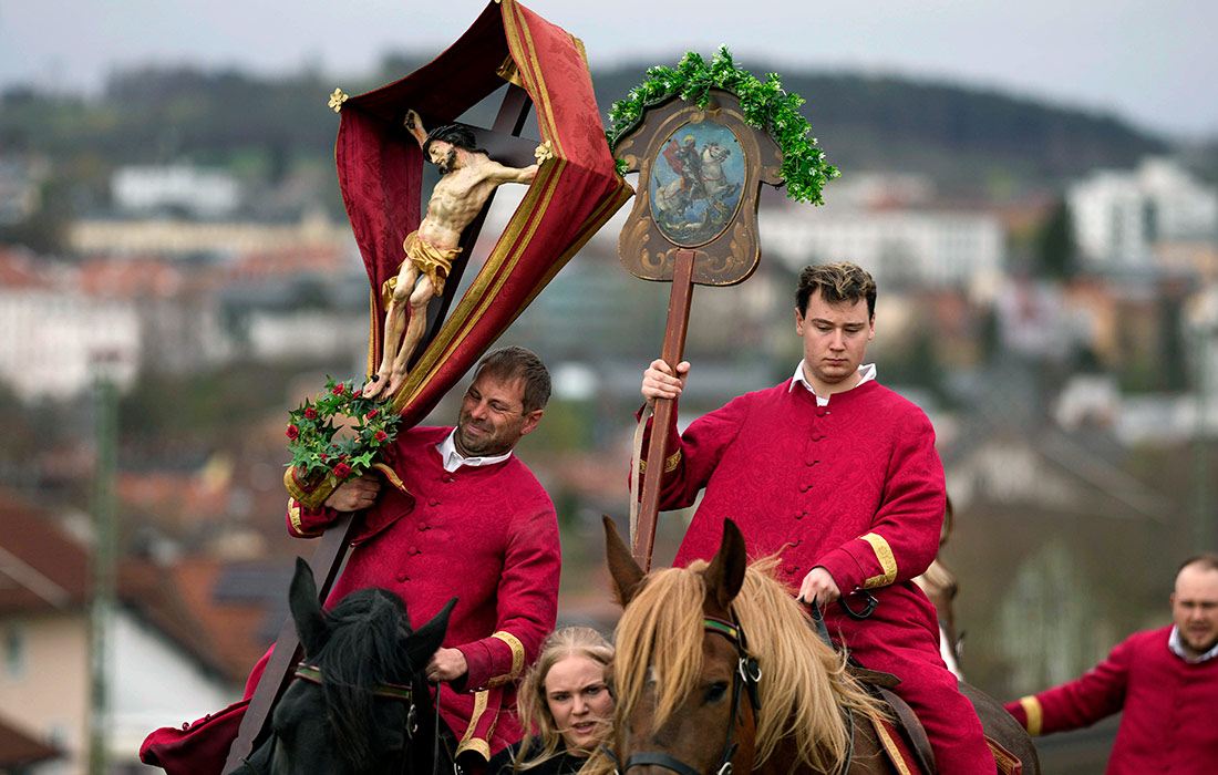Традиционное конное шествие в пасхальный понедельник в немецком Траунштайне