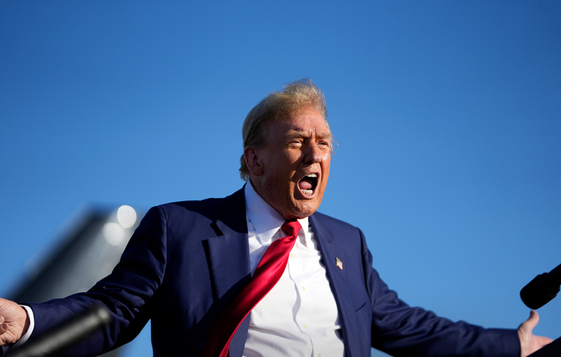 Экс-президент США Дональд Трамп выступил на предвыборном митинге в Мичигане