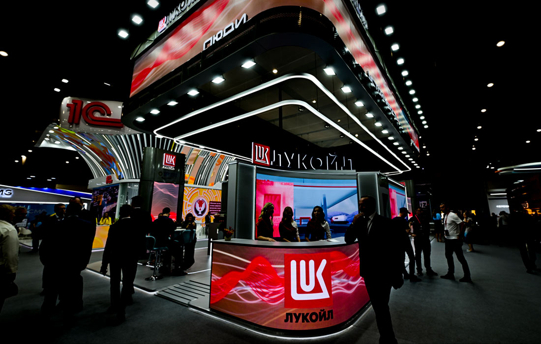 Стенд "Лукойла"