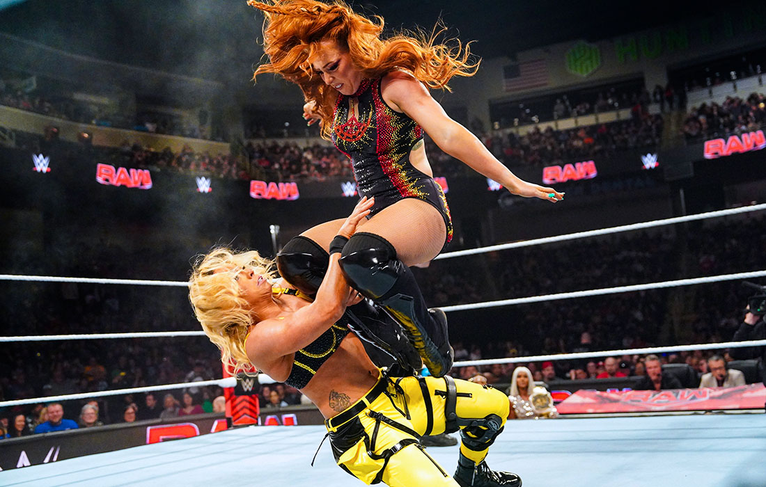 Съемки телевизионной рестлинг-программы Monday Night RAW в Хантингтоне, США