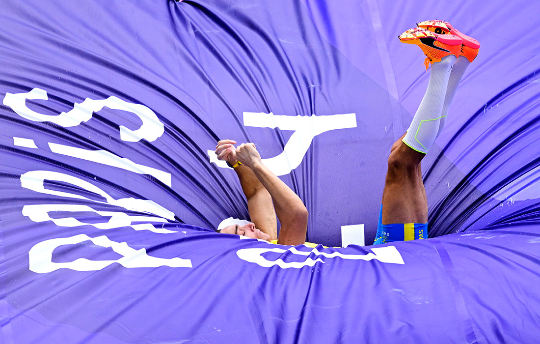 Швед Арман Дюплантис завоевал золотую медаль в прыжках с шестом