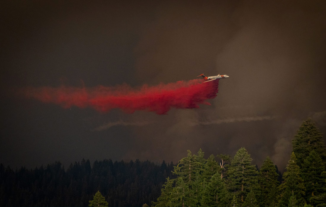 Тушение лесного пожара в Калифорнии
