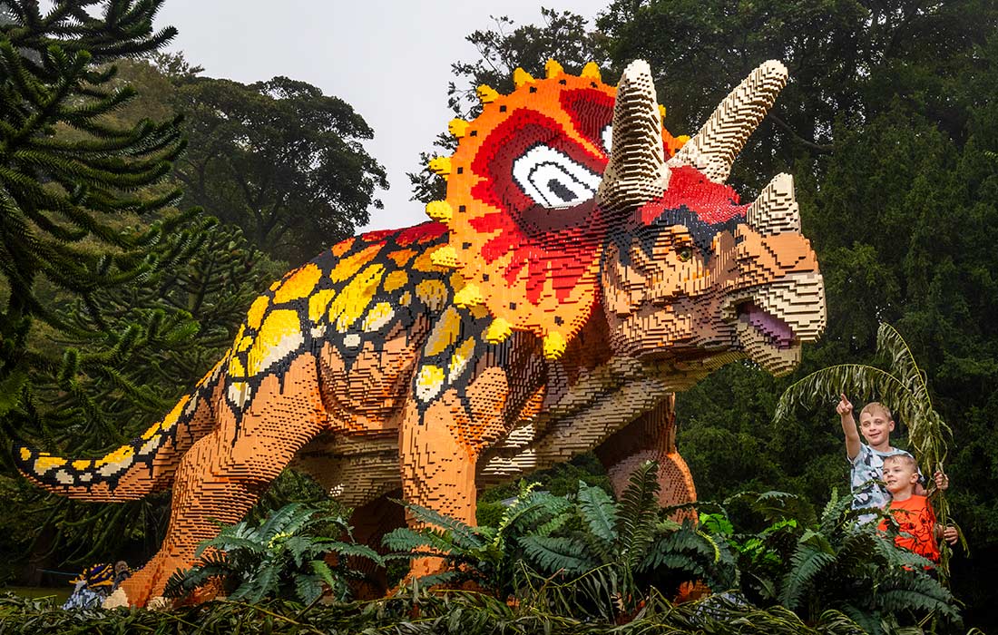 Модель динозавра в английском Бридлингтоне