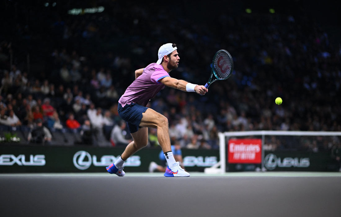 Российский теннисист Карен Хачанов вышел в полуфинал турнира ATP серии "Мастерс" в Париже