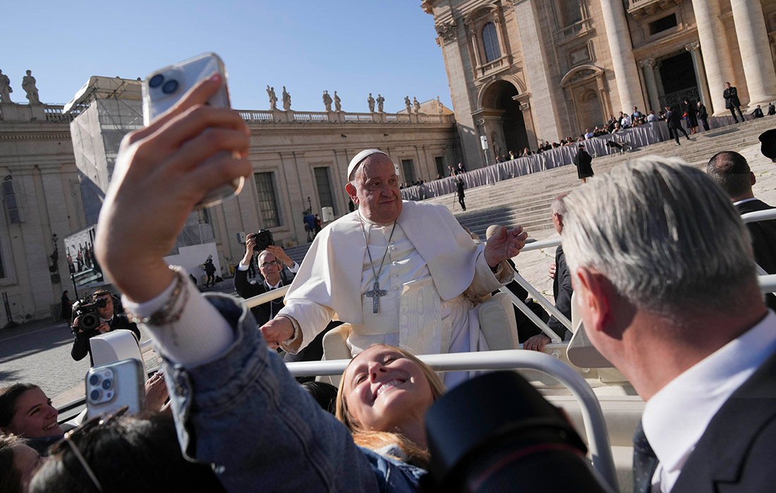 Еженедельная аудиенция папы римского Франциска в Ватикане