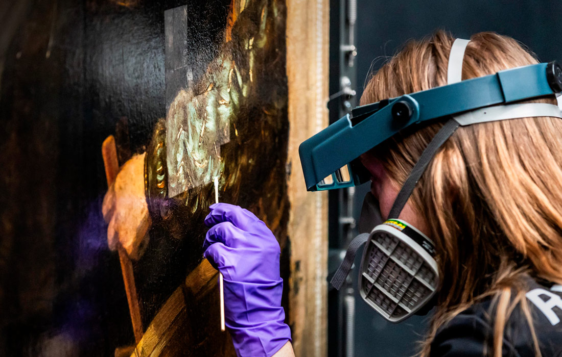 Реставрация картины Рембрандта "Ночной дозор" в Государственном музее Нидерландов