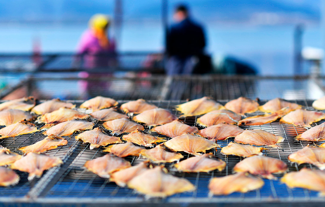 Продажа сушеной рыбы в китайском Циндао