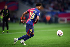 Полузащитник "Барселоны" Ямаль признан лучшим молодым футболистом Европы