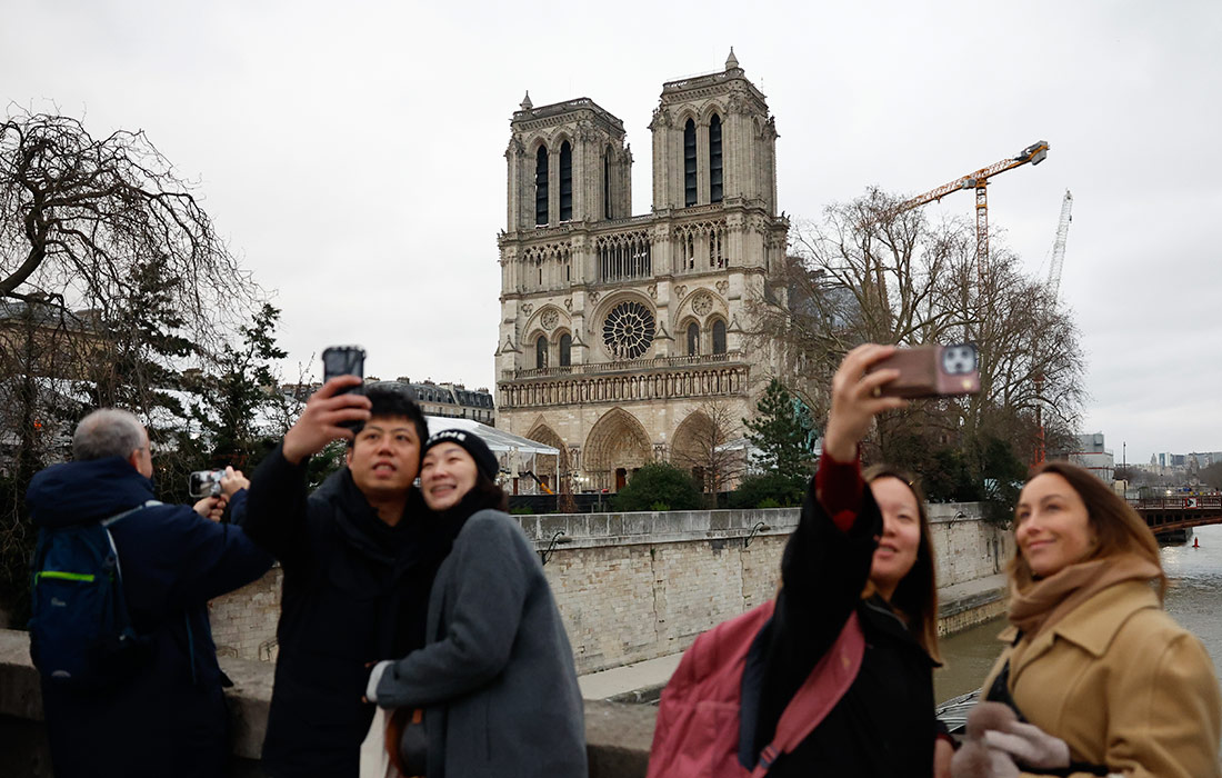Собор Нотр-Дам в Париже после открытия