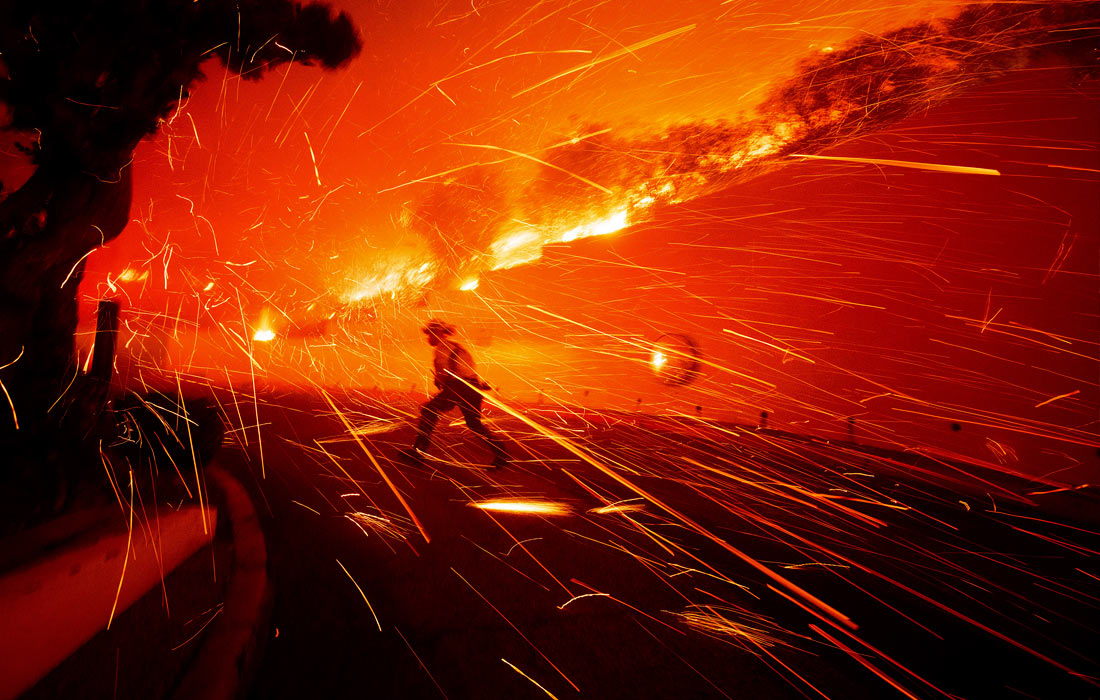 Лесной пожар в Малибу, Калифорния