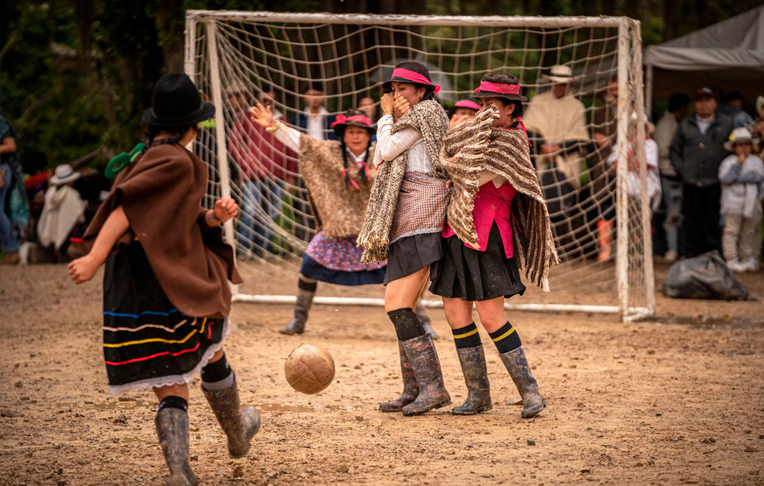 Футбольный турнир в национальных костюмах в Дженесано, Колумбия