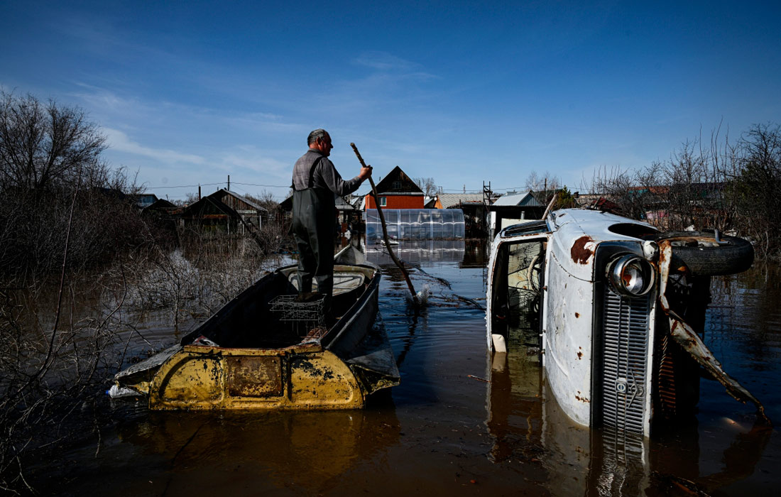 В начале апреля Оренбургская область столкнулась с сильнейшим за последние десятилетия паводком. Самая непростая ситуация сложилась в Орске и Оренбурге. Сумма ущерба от весенних паводков превысила 40 миллиардов рублей.