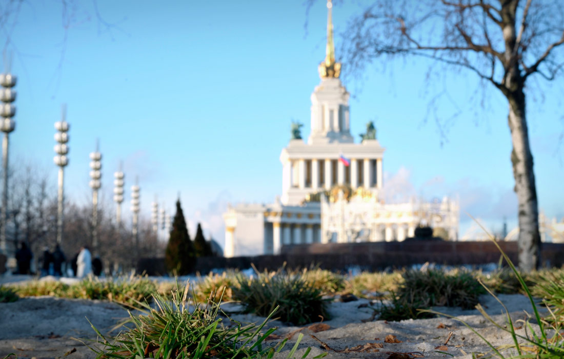Прошедшие сутки стали самыми теплыми с 1948 года. На территории ВДНХ средний температурный показатель достиг плюс 3,2 градуса.