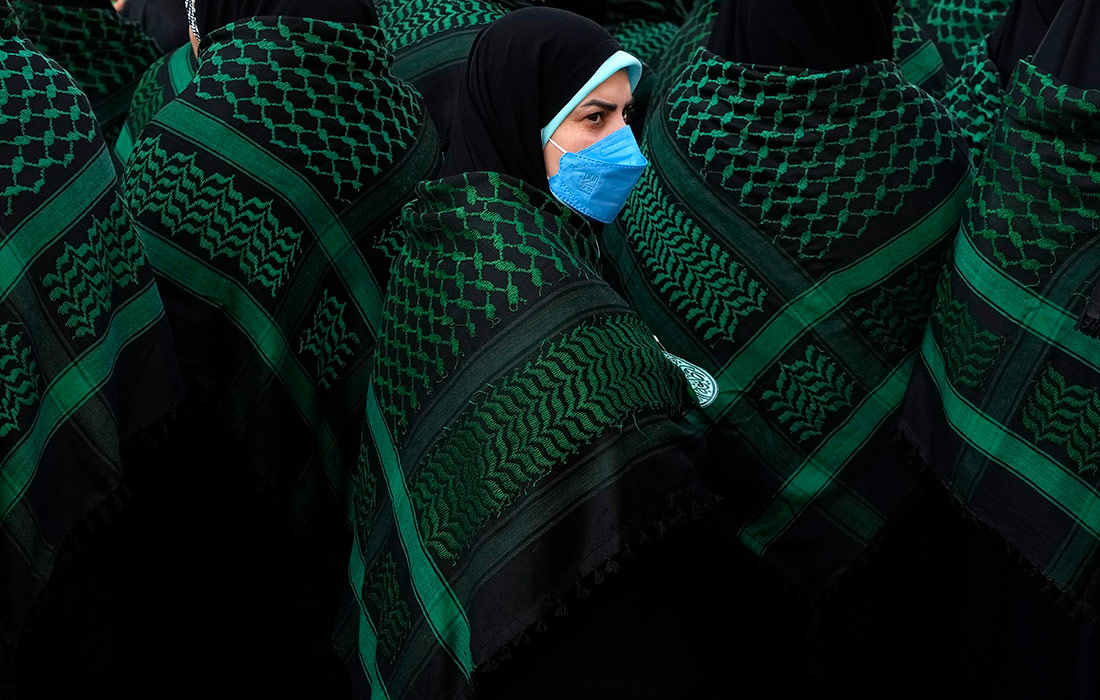 Военный парад членов народного ополчения