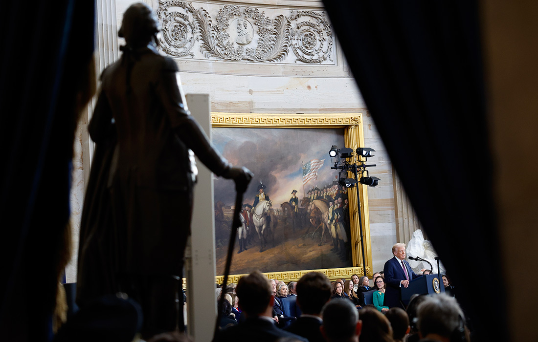 Президент США Дональд Трамп выступает на церемонии инаугурации