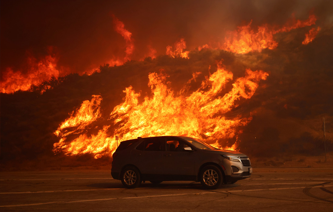 Новый природный пожар вспыхнул на территории Калифорнии; власти распорядились эвакуировать свыше 30 тыс. местных жителей