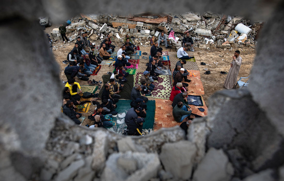 Пятничная молитва в Хан-Юнисе на юге сектора Газа