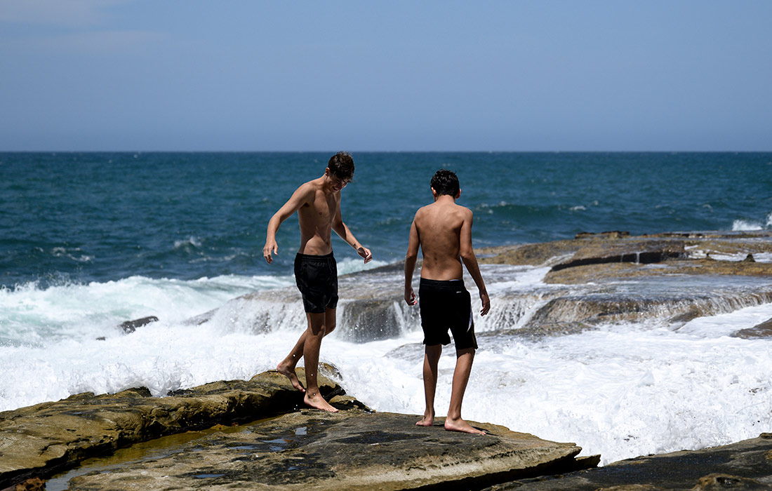 Предупреждения о лесных пожарах объявлены в Сиднее на фоне жаркой погоды. На фото: пляж Ди Уай.