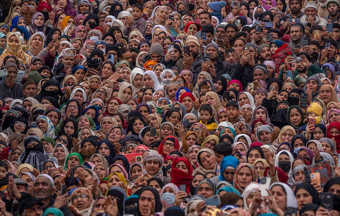 Празднование вознесения пророка Мухаммеда в индийском Кашмире