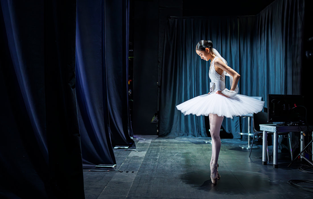 Участница танцевального конкурса учащихся балетных школ Prix de Lausanne в Лозанне, Швейцария